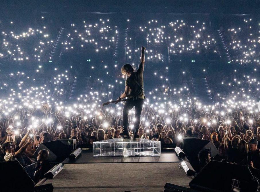 Jasa Trip Konser WOODZ WORLD TOUR – Solusi Praktis Fans Menyaksikan Konser Idola