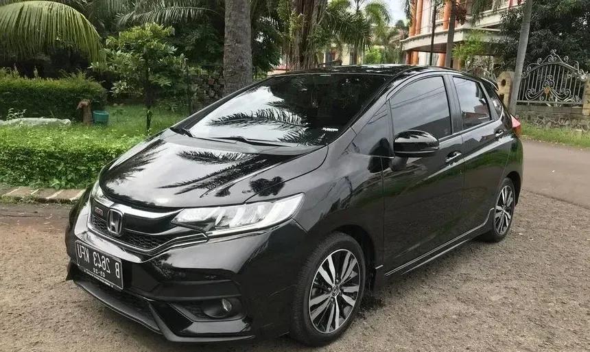 Sewa Mobil Cibinong: Solusi Sewa Kendaraan Praktis untuk Dinas Pemerintahan, Bisnis, dan Rombongan Keluarga